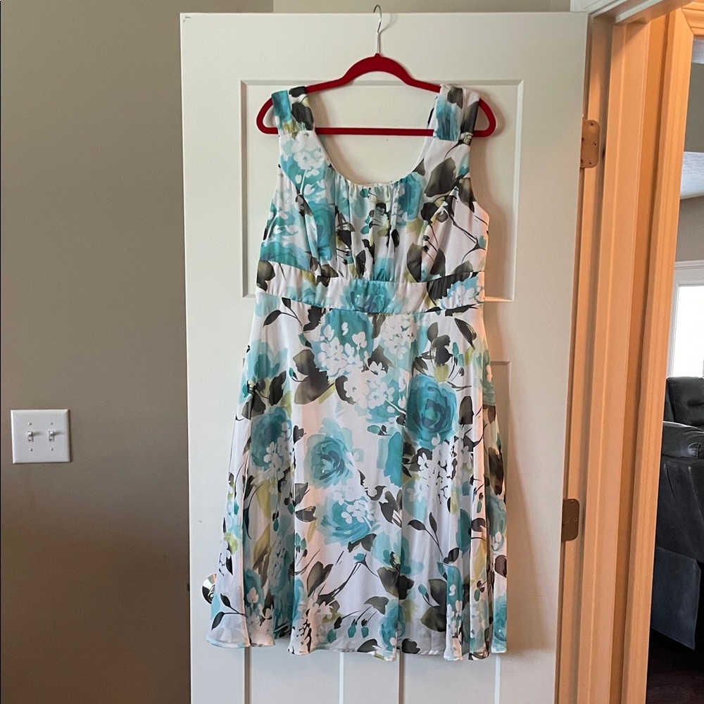 Elegant Floral Midi Dress - Teal and White | Size 14 | Gently Worn